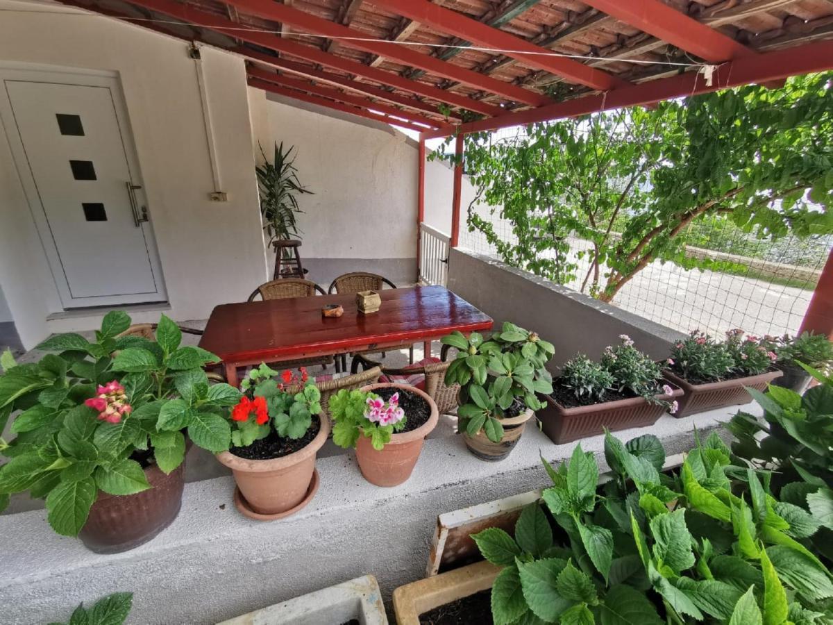 Apartment Nera 奥米什 外观 照片