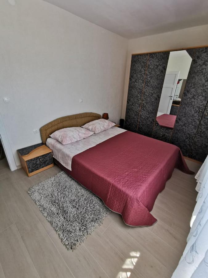 Apartment Nera 奥米什 外观 照片